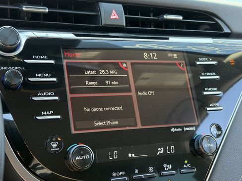 Used 2020 Toyota Camry XSE FWD image 6