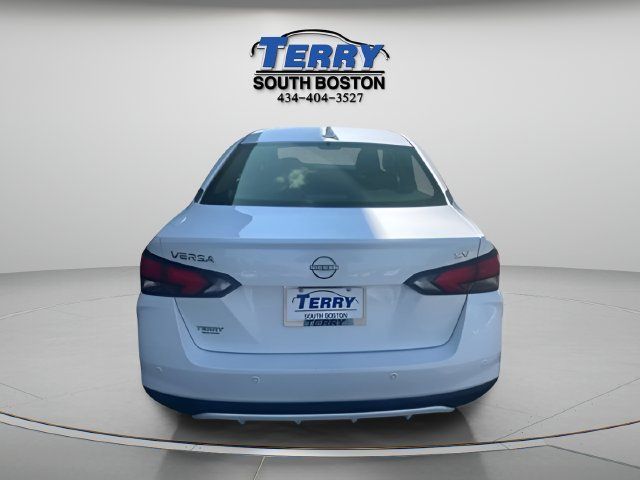 Used 2023 Nissan Versa SV FWD image 4