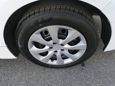 Used 2023 Toyota Corolla LE image 31