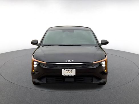 Used 2025 Kia K4 LXS image 3