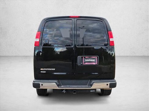 Certified 2024 Chevrolet Express 2500 LT w/ LT Preferred Equipment Group image 7