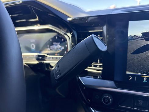 Used 2025 Chevrolet Silverado 2500 LTZ w/ LTZ Premium Package image 22