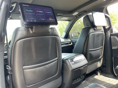 Used 2023 Cadillac Escalade V AWD/4WD image 21