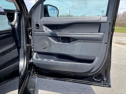 Used 2024 Ford Expedition XLT image 29