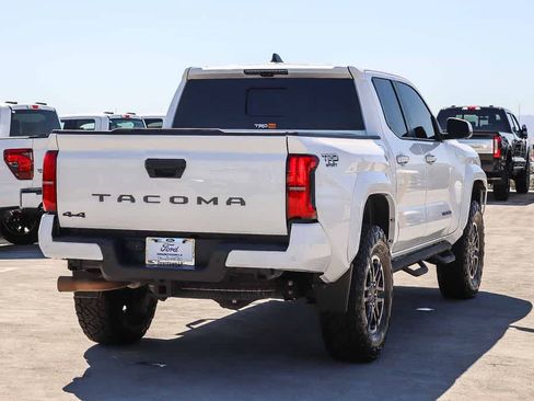Used 2024 Toyota Tacoma TRD Sport w/ TRD Sport Premium Package AWD/4WD image 4