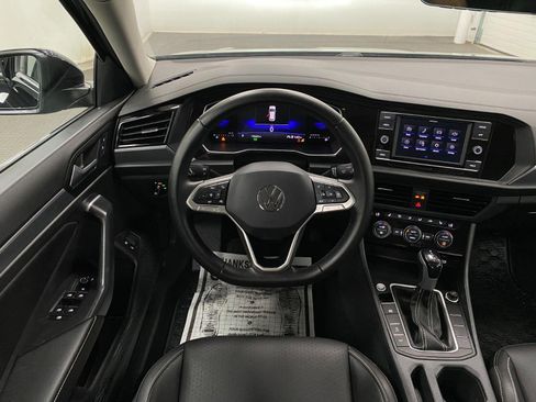 Used 2024 Volkswagen Jetta SE w/ Panoramic Sunroof Package FWD image 13