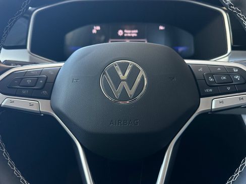 New 2026 Volkswagen Taos SE FWD image 21