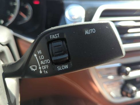 Used 2018 BMW 750i xDrive image 27