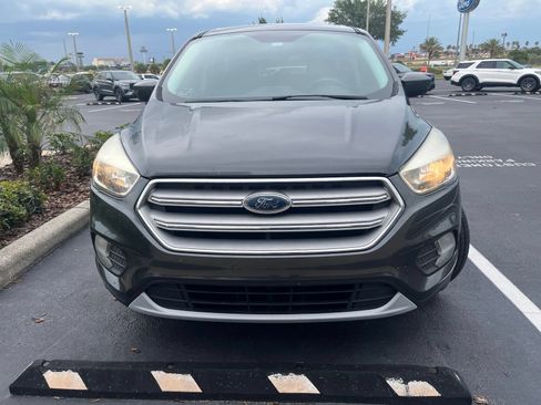Used 2019 Ford Escape SE FWD image 3