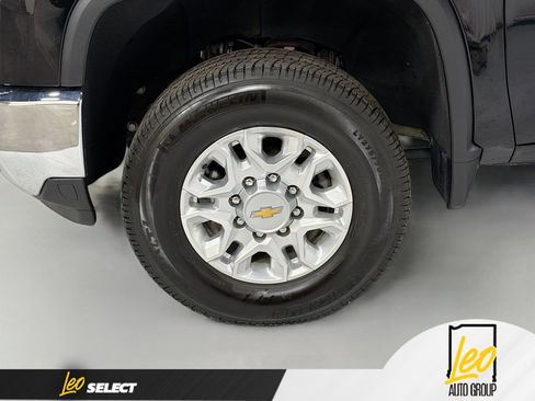 Used 2024 Chevrolet Silverado 2500 LTZ w/ LTZ Convenience Package AWD/4WD image 32