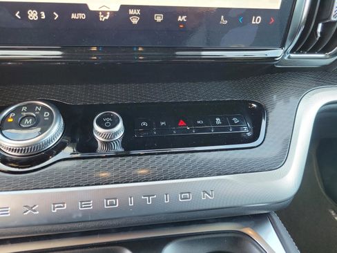 New 2026 Ford Expedition Platinum w/ Stealth Appearance Package image 17