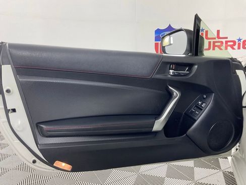 Used 2014 Subaru BRZ Limited w/ Popular Package #1A RWD image 12