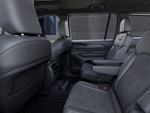 New 2025 Jeep Grand Cherokee L Altitude image 23