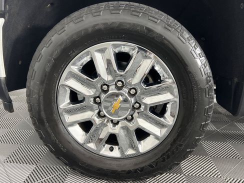 Used 2024 Chevrolet Silverado 2500 High Country w/ LPO, Dark Essentials Package AWD/4WD image 14