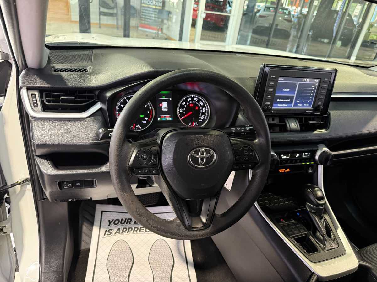 Used 2022 Toyota RAV4 LE AWD/4WD image 28