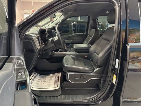 Used 2023 Ford F150 Lariat w/ Trailer Tow Package image 27