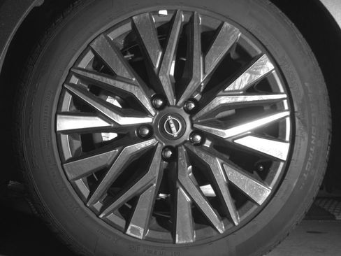 Used 2025 Nissan Altima 2.5 SV image 12