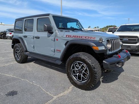 Used 2024 Jeep Wrangler Unlimited Rubicon AWD/4WD image 2