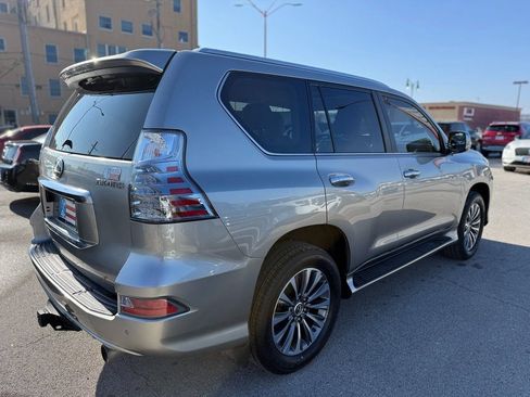 Used 2022 Lexus GX 460 Luxury w/ Off Road Package image 19
