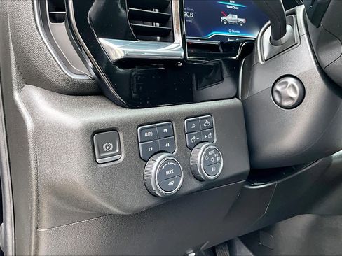 Used 2023 Chevrolet Silverado 1500 High Country w/ Z71 Off-Road Package AWD/4WD image 37