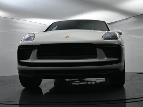 Used 2025 Porsche Macan image 60