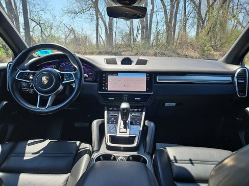 Certified 2022 Porsche Cayenne Platinum Edition AWD/4WD image 12