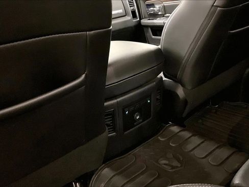Used 2016 RAM 1500 Laramie w/ Convenience Group image 10