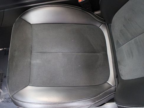 Used 2024 Jeep Grand Cherokee L Laredo image 16