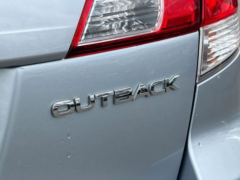 Used 2014 Subaru Outback 2.5i Premium w/ Accessory Value Package (OYX) image 19