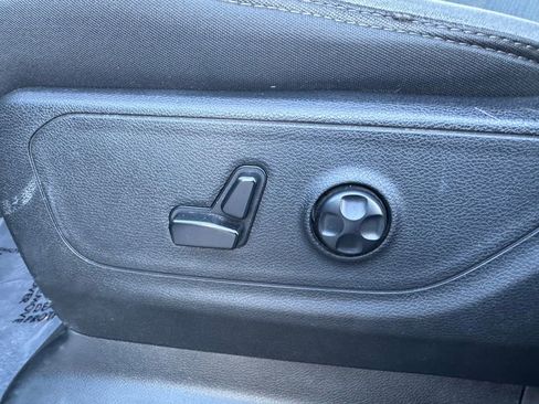 Used 2020 RAM 1500 Big Horn AWD/4WD image 14