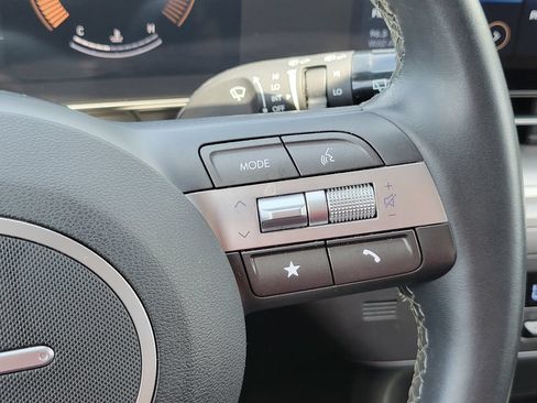 Used 2025 Hyundai Kona SEL FWD image 27