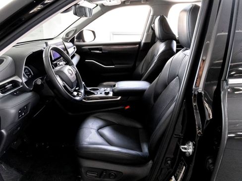 Used 2023 Toyota Highlander Limited AWD/4WD image 11