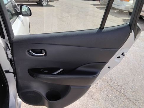 Used 2013 Nissan Leaf SL w/ Premium Pkg image 16