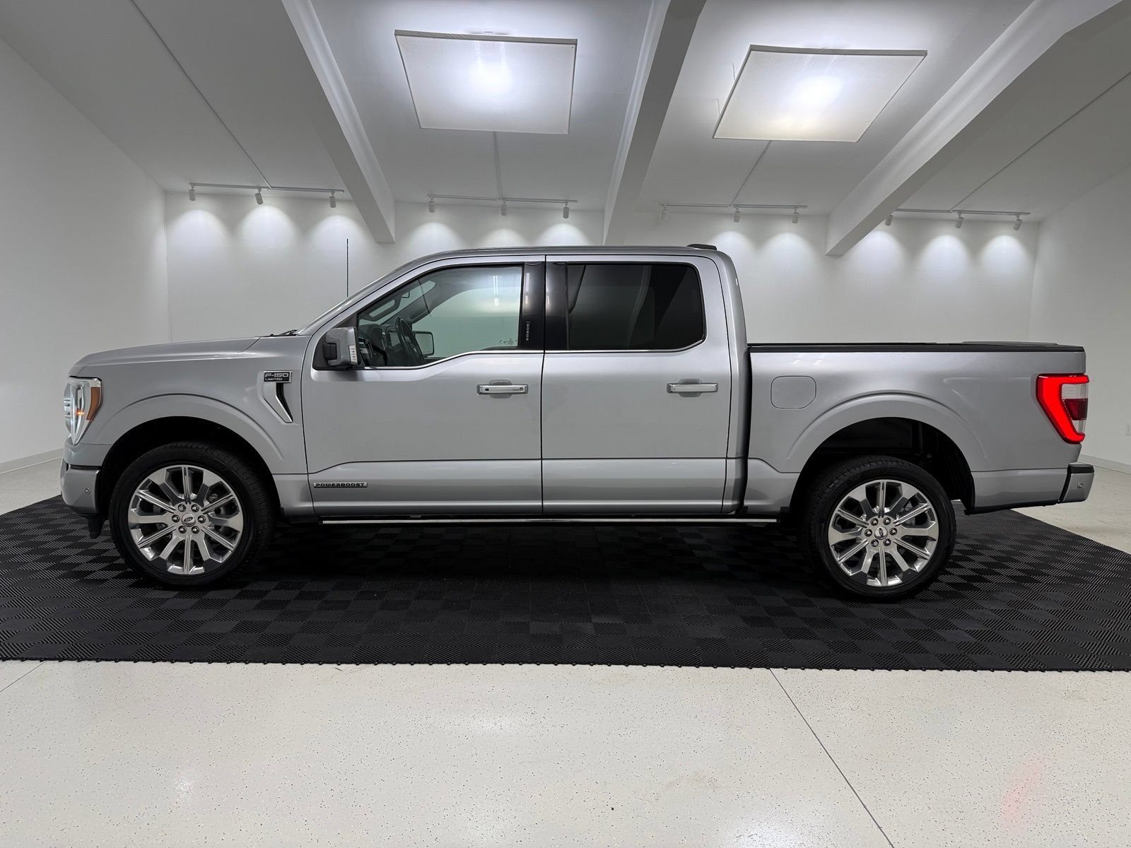 Used 2022 Ford F150 Limited AWD/4WD image 4