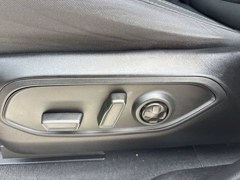 Used 2023 Jeep Grand Cherokee Laredo RWD image 22