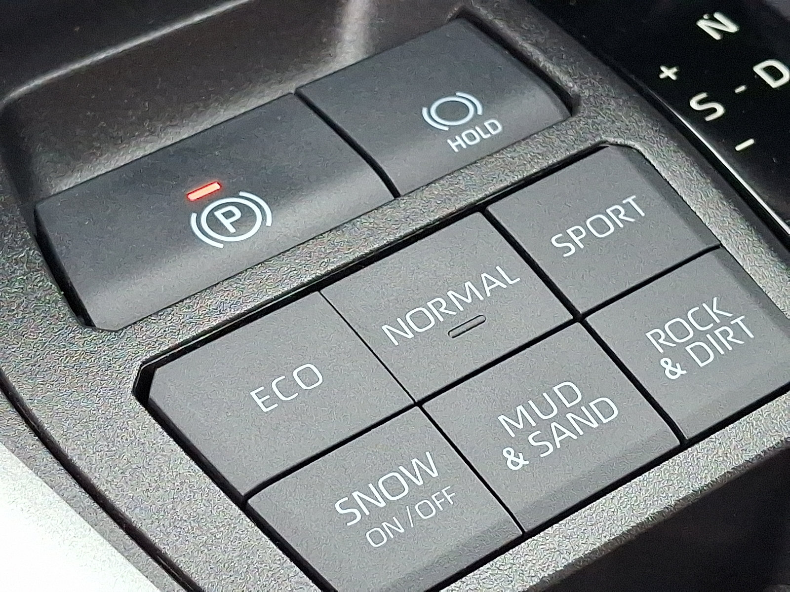 Used 2024 Toyota RAV4 LE AWD/4WD image 25