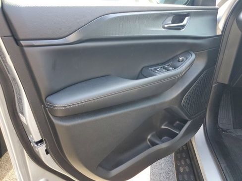 New 2024 Jeep Grand Cherokee Laredo X image 9