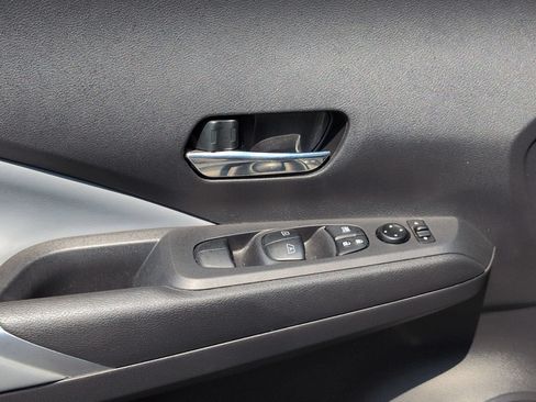 Used 2023 Nissan Kicks SR w/ SR Premium Package FWD image 13