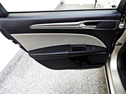 Used 2018 Ford Fusion S image 9