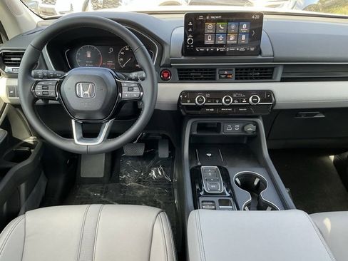 New 2025 Honda Pilot EX-L image 7