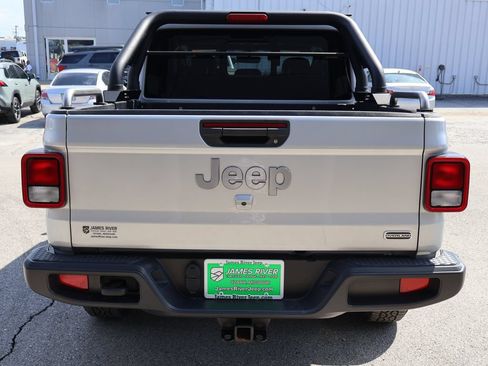 Used 2022 Jeep Gladiator Overland w/ Popular Equipment Package AWD/4WD image 4