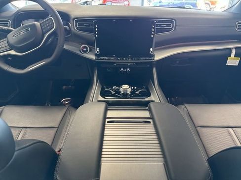 New 2026 Jeep Grand Wagoneer Limited w/ Convenience Group I image 36