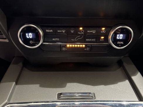 Used 2019 Ford Expedition XLT RWD image 16