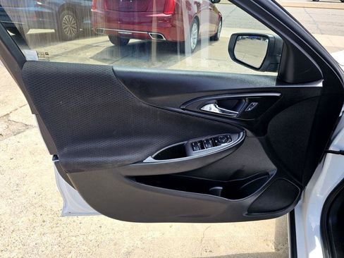 Used 2018 Chevrolet Malibu LS image 9