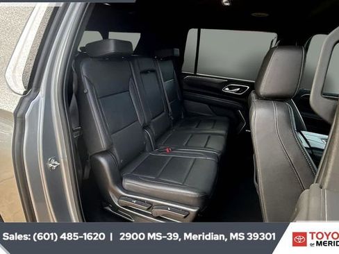 Used 2023 Chevrolet Suburban LT image 19