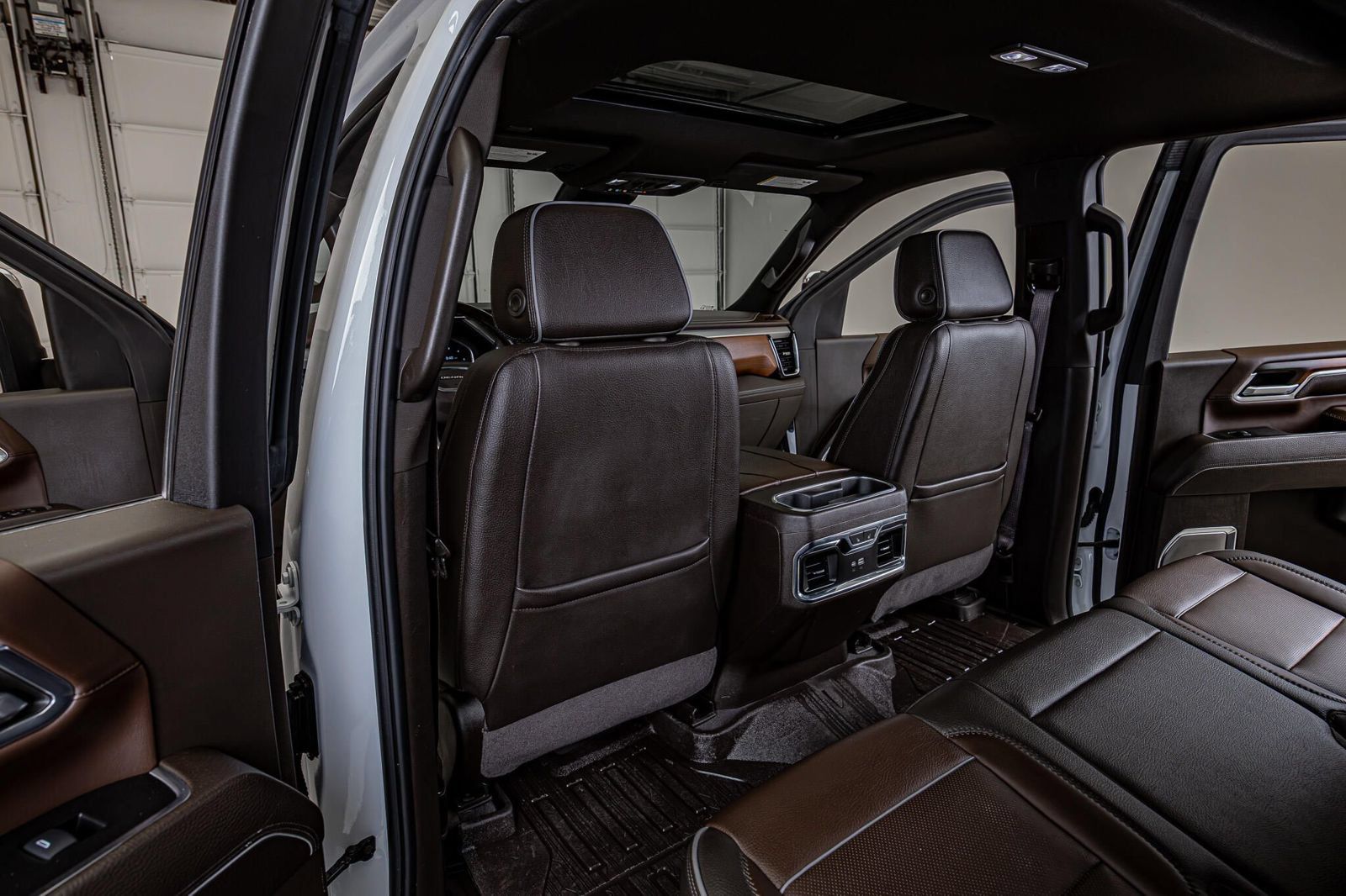 Used 2024 GMC Sierra 2500 Denali w/ Denali Reserve Package AWD/4WD image 35
