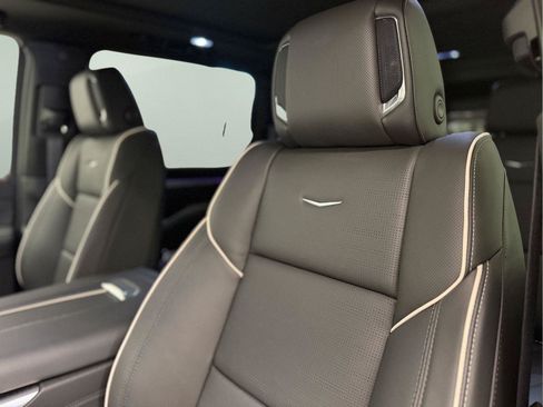 Used 2026 Cadillac Escalade ESV Sport AWD/4WD image 25