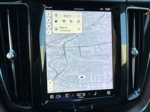 Certified 2023 Volvo XC60 B5 Ultimate w/ Climate Package image 24