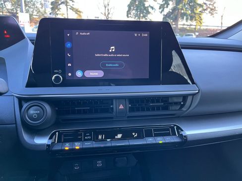 Used 2025 Toyota Prius LE image 21