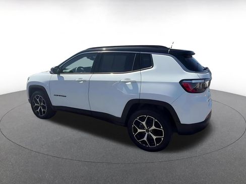 Used 2025 Jeep Compass Limited AWD/4WD image 10